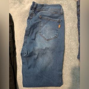 1822 Skinny jeans. Size 10.